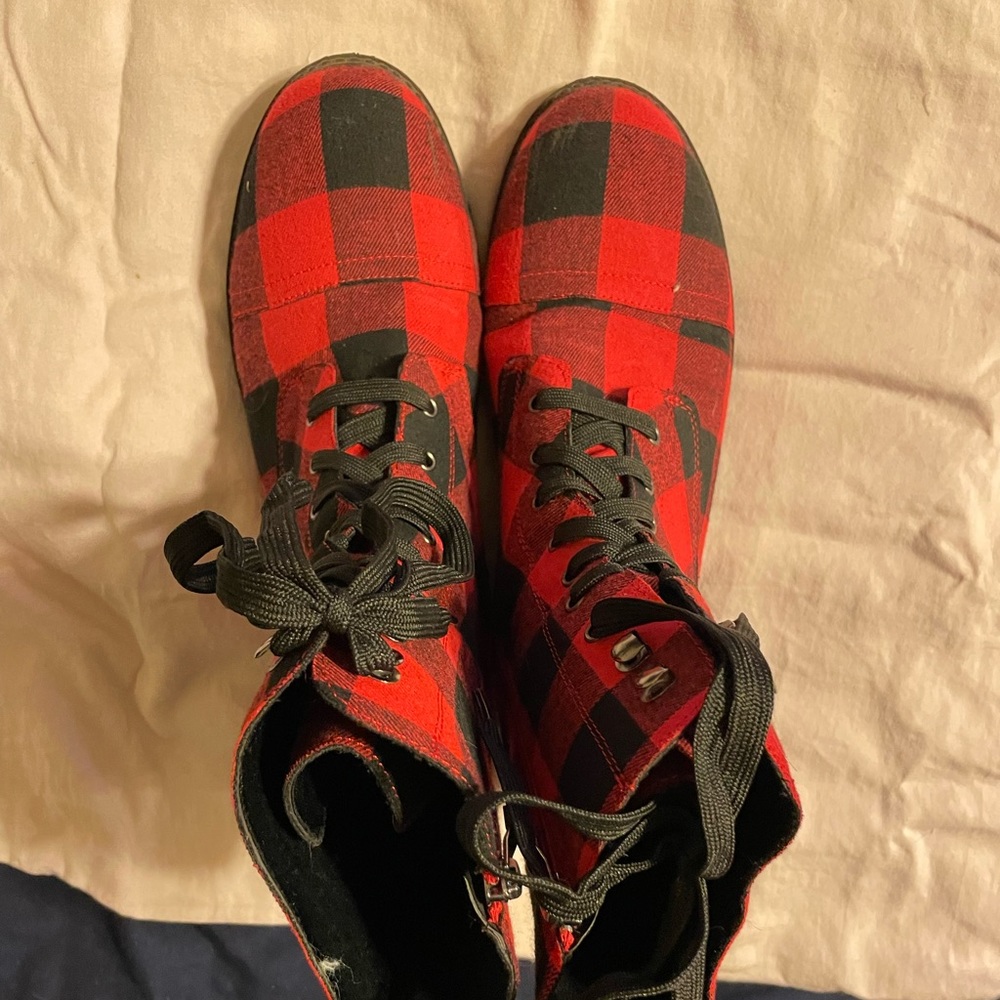 Hot Topic red plaid combat boots. Inner zipper